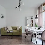 Center 아파트 바르샤바
