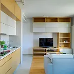 Center 4*