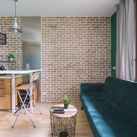 Center Apartment *