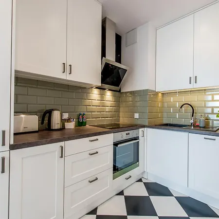 Apartment Center
