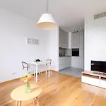 Center 4*